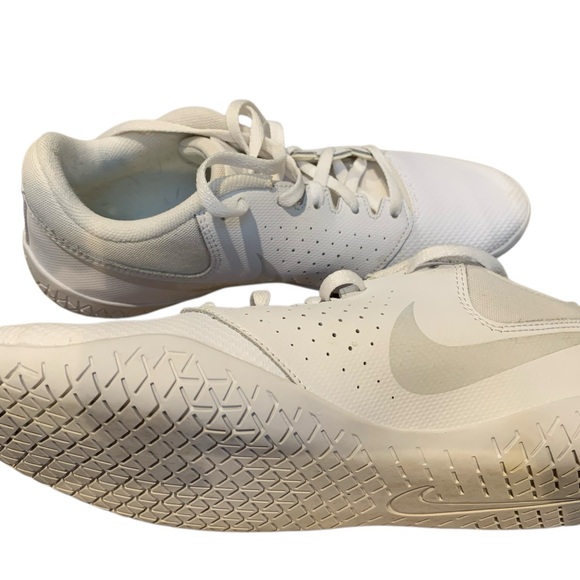 Women’s Nike Cheer Sideline IV White Shoes - Picture 7 of 13